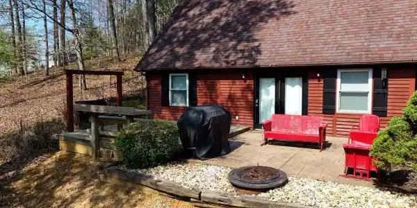 87 Lakeside Dr.