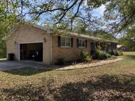906 Riverside Circle