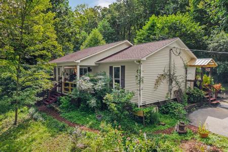 1522 Eastlake Dr