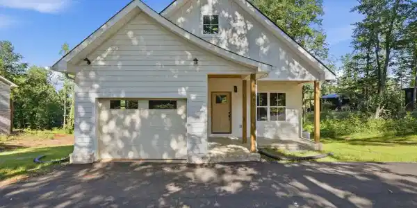 647 Forest Circle