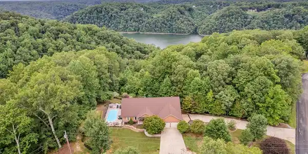 1005 Riverwatch Trace