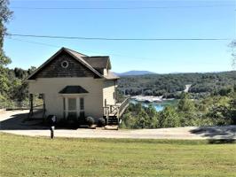 121 Hillside