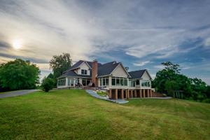 130 Lakeview Drive
