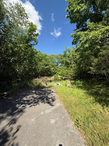845 Lakeview Dr
