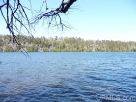 233 Shoreline Dr