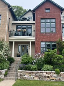 219 N Lakeshore Boulevard