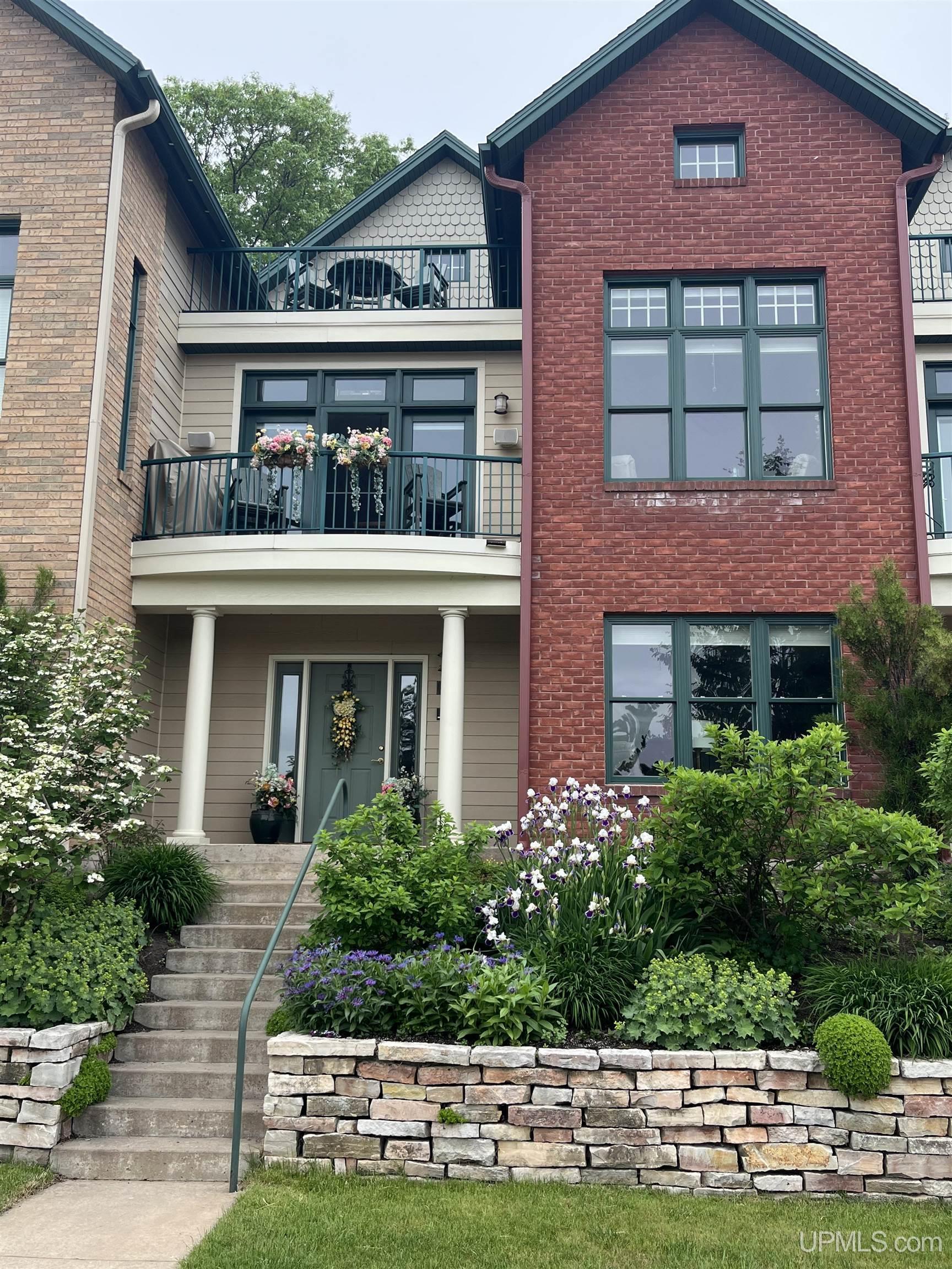 Image 0: Exterior