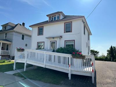 905 Champion Street