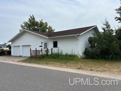 1212 Commercial Street