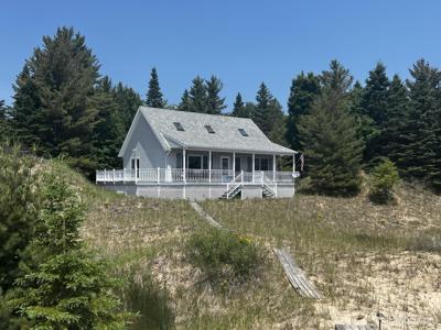 3873 W Michibay