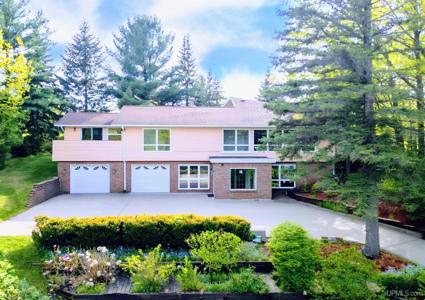 30 Lakeview Drive