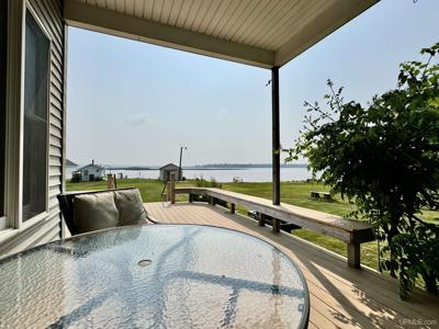 42720 Lakeshore Drive