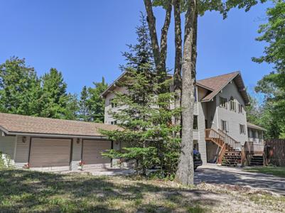 5451 Lakeshore Drive