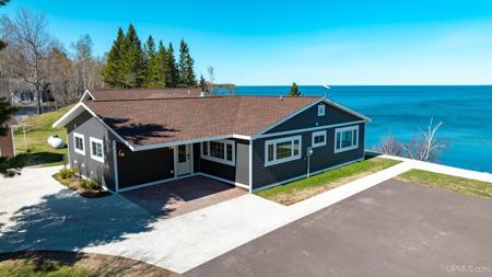 57275 Lakeshore Drive