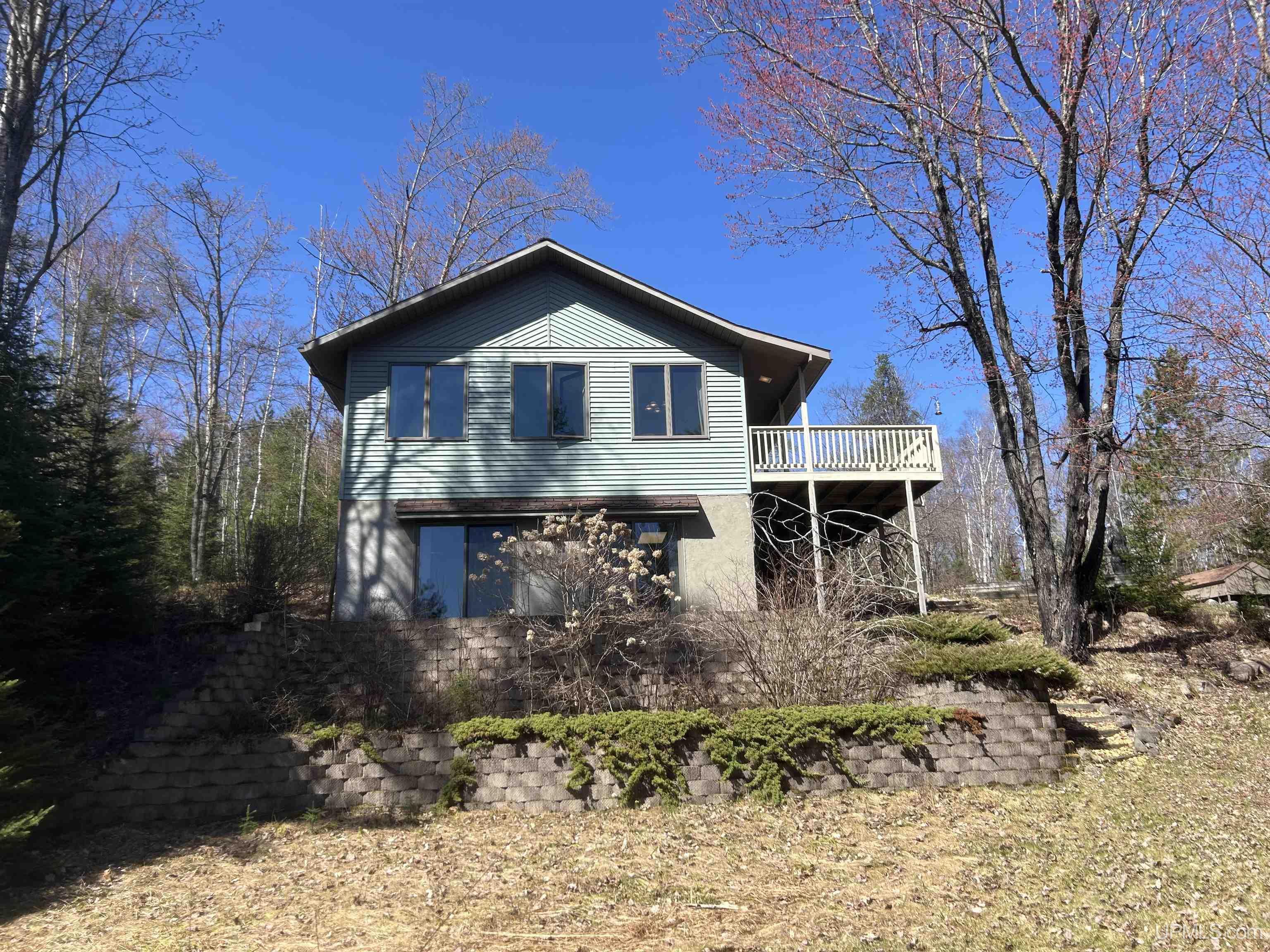 Image 1: rear view from lake