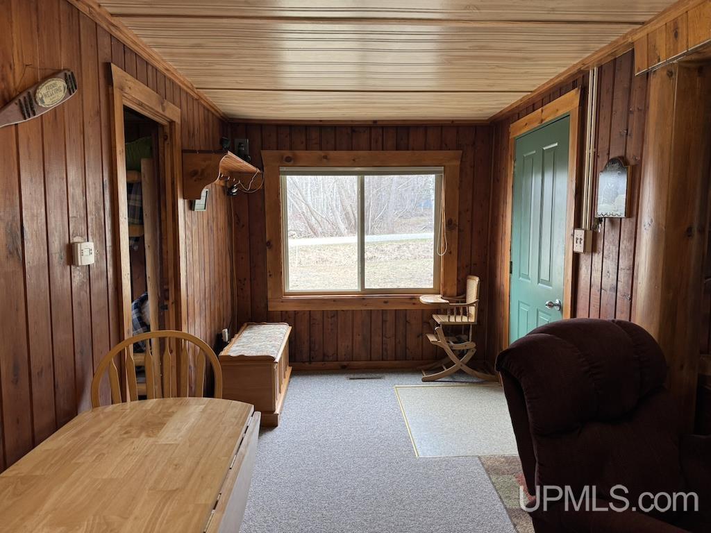 Image 2: Entry is cozy and has many possibilities!, Entry