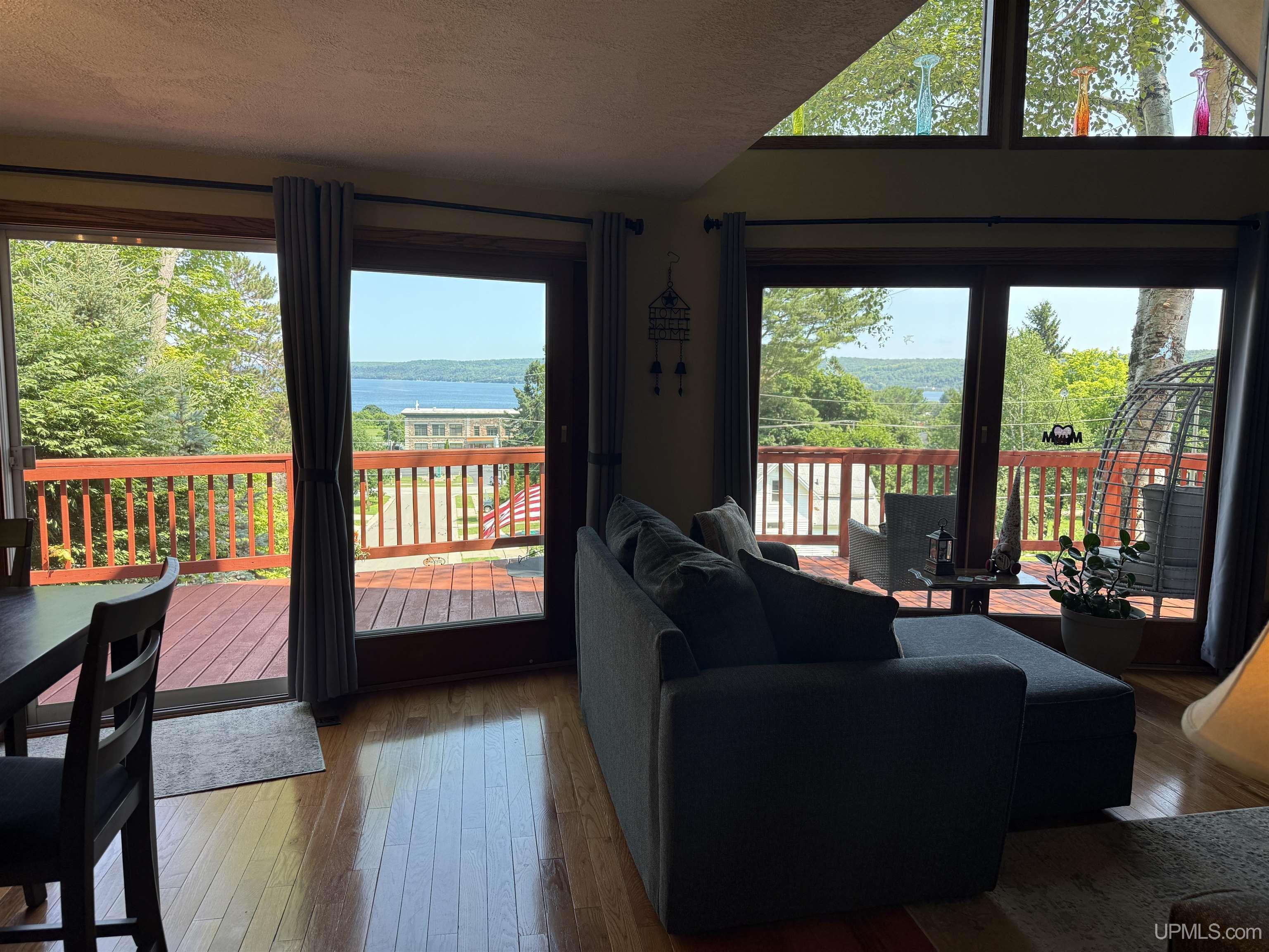 Image 2: Living Room Views