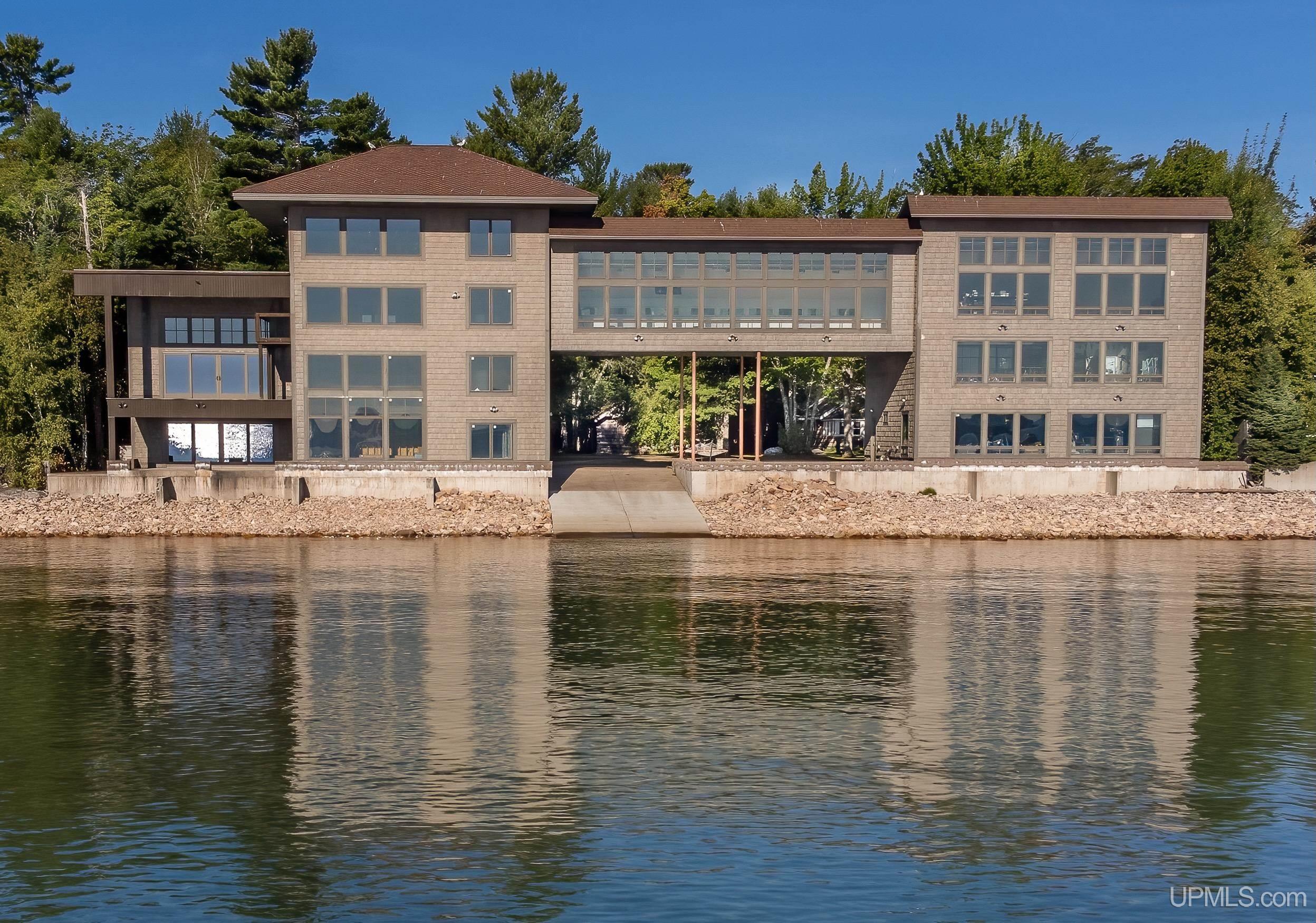 Image 1: North & South Wings