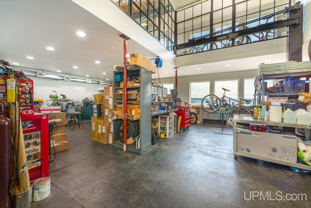 Image 3: Main Floor, Studio