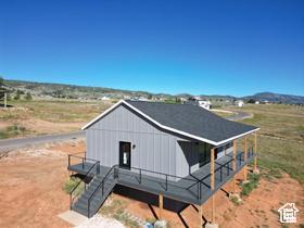 2826 S COUNTRY DR