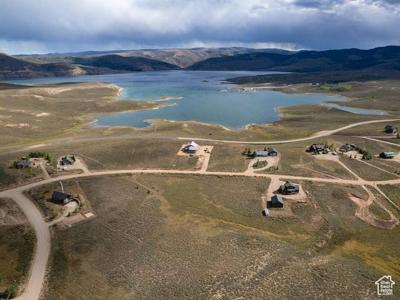 6130 S STRAWBERRY LAKEVIEW DR