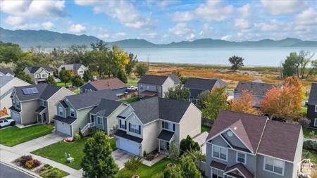 2256 E LOCH LOMOND DR