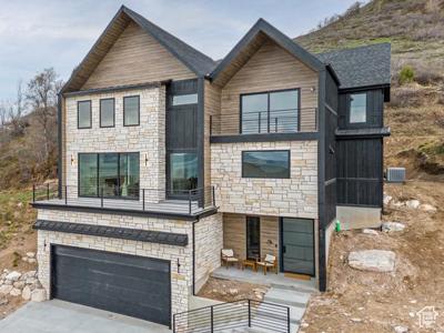 681 N LOCHWOOD DR