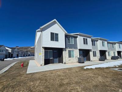 526 N RICHLAND VALLEY ST