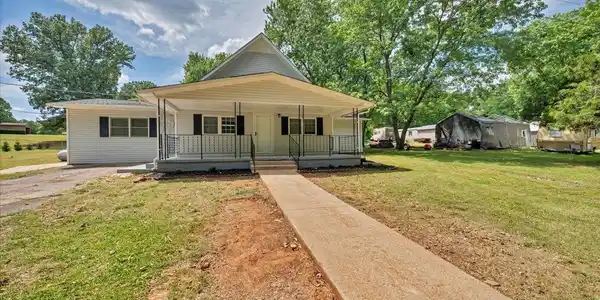 8264 Carpenter Lane