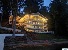 1011 Pine Island Point