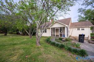882 Oakview Avenue