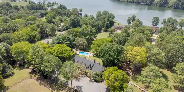 715 Robbins Beach Road
