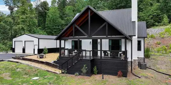 2216 White Elephant Road