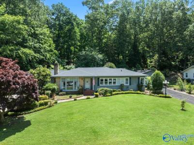 1817 Pine Circle