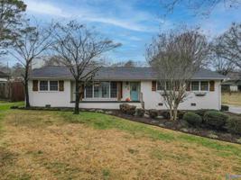 3812 Meadowwood Circle