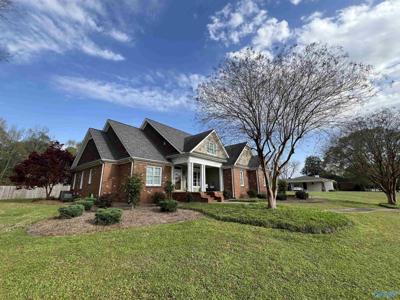 104 Carolwood Cove