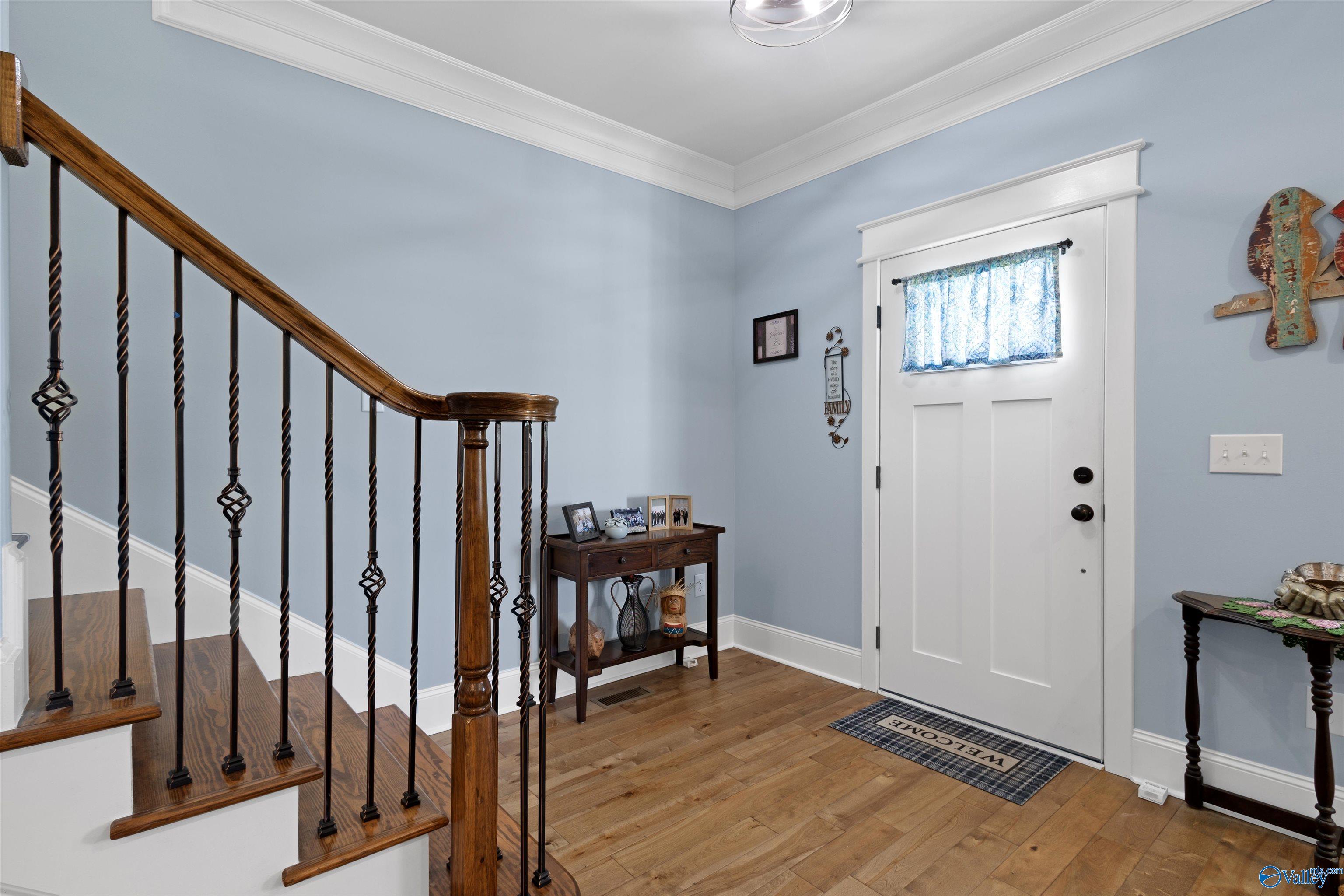 Image 4: Front Entry...