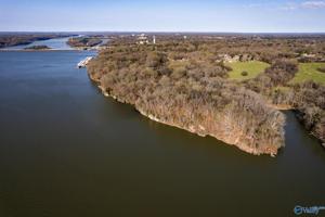 741 E Lakeside Drive