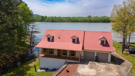 900 East Haven Drive