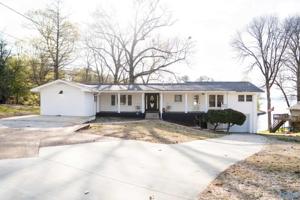 17 Aqua Vista Court