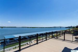 6 Harborview Court NE