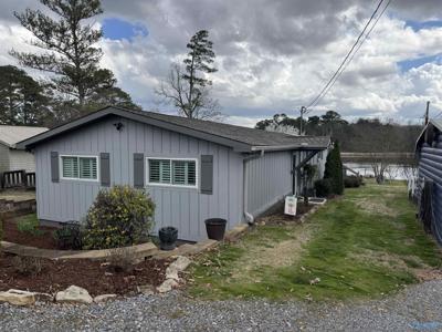 1475 Point Of Pines