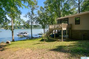 17552 Red Oak Way