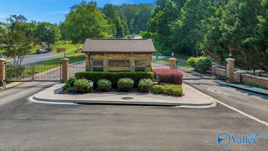 Image 4: This neighborhood offers so much privacy.