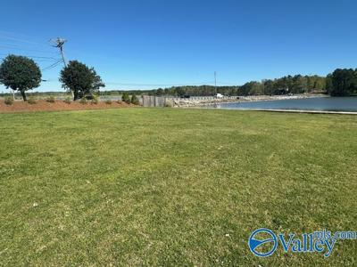 33 Willow Point Drive