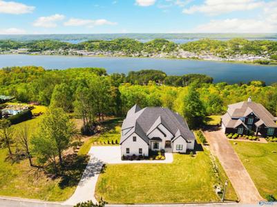 408 Ridgefield Circle