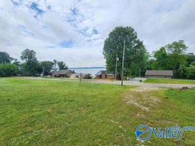 14652 Dogwood Circle