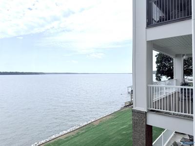 6122 Bay Hill Drive