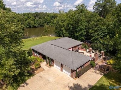 556 Hardie Lane