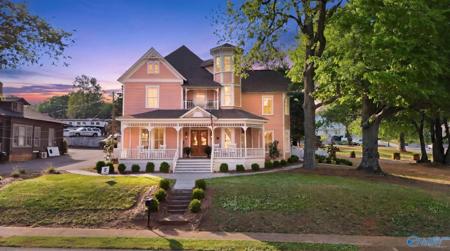 320 Blount Avenue